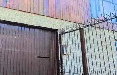 Imagem: A casa possui 4 Dormitórios, 3 Banheiros, 3 Vagas na garagem