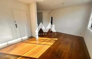 Imagem: O apartamento possui 3 Dormitórios, 4 Banheiros, 2 Vagas na