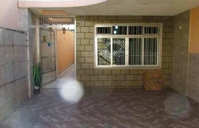 Imagem: A casa possui 3 Dormitórios, 3 Banheiros, 2 Vagas na garagem