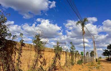 Imagem: O terreno possui 1.550m² de Área e está localizado em Setor