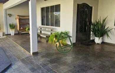 Imagem: A casa possui 3 Dormitórios, 3 Banheiros e 169m² de Área