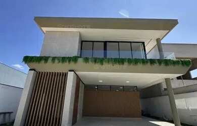 Imagem: A casa possui 4 Dormitórios, 3 Banheiros, 2 Vagas na garagem