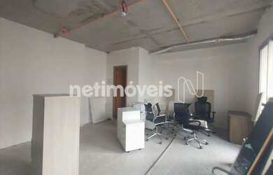 Imagem: O depósito possui 1 Vaga na garagem, 37m² de Área e está