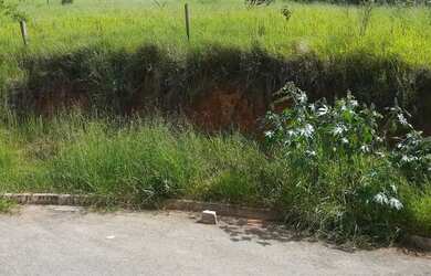 Imagem: O terreno possui 750m² de Área e está localizado em Recanto