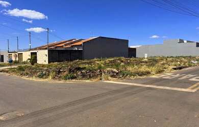 Imagem: O terreno possui 393m² de Área e está localizado em Jardim