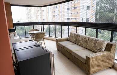 Imagem: O apartamento possui 3 Dormitórios, 5 Banheiros, 3 Vagas na