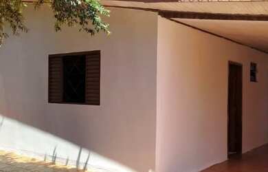 Imagem: A casa possui 3 Dormitórios, 1 Banheiro, 85m² de Área e