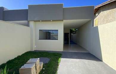 Imagem: A casa possui 2 Dormitórios, 2 Banheiros, 2 Vagas na garagem