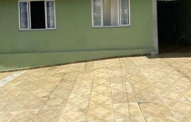 Imagem: A casa possui 5 Dormitórios, 1 Banheiro, 384m² de Área e