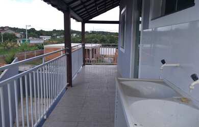 Imagem: A casa possui 2 Dormitórios, 1 Banheiro, 1 Vaga na garagem