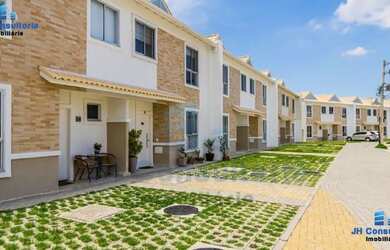 Imagem: A casa em condomínio possui 4 Dormitórios, 3 Banheiros, 2