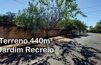 Imagem: O terreno possui 440m² de Área e está localizado em Jardim
