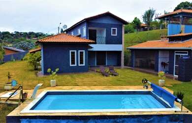 Imagem: A casa em condomínio possui 3 Dormitórios, 5 Banheiros, 3