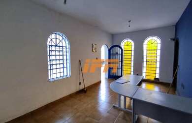 Imagem: A casa possui 4 Dormitórios, 2 Banheiros, 155m² de Área e