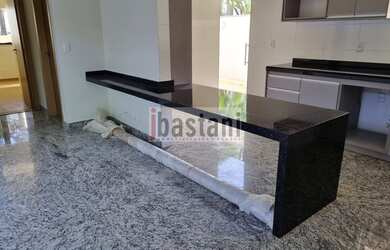 Imagem 4: Área Privativa 2 suítes armários 2 vagas ótimo ponto do bairro