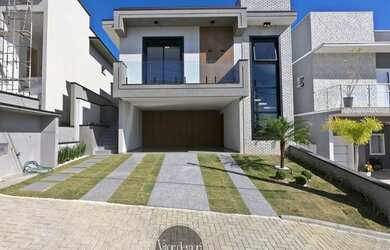 Imagem: A casa em condomínio possui 3 Dormitórios, 4 Banheiros, 4