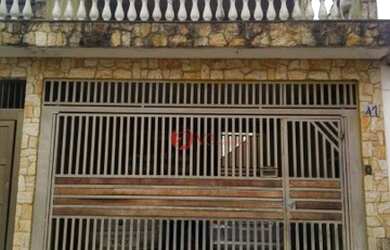 Imagem: A casa possui 3 Dormitórios, 4 Banheiros, 2 Vagas na garagem