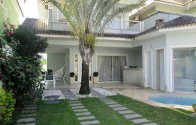 Imagem: A casa em condomínio possui 4 Dormitórios, 5 Banheiros, 3