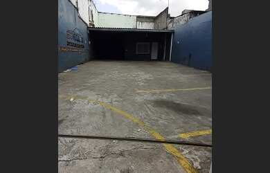 Imagem: O depósito possui 5 Vagas na garagem, 175m² de Área e está