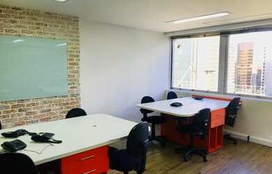 Imagem: O depósito possui 1 Vaga na garagem e 120m² de Área e está