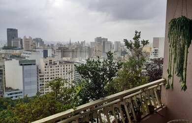 Imagem: O apartamento possui 3 Dormitórios, 3 Banheiros, 266m² de