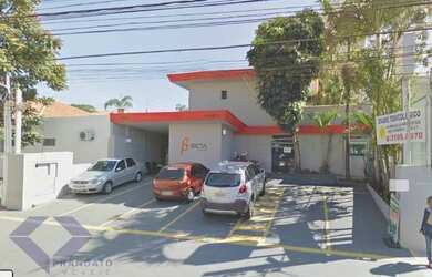 Imagem: O depósito possui 5 Vagas na garagem e 600m² de Área e está