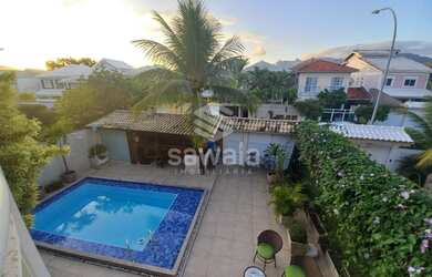 Imagem: A casa em condomínio possui 4 Dormitórios, 5 Banheiros, 2