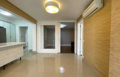 Imagem 3: Maravilhoso Apartamento para aluguel com 266 m2 com 4 suítes, 4 vagas...