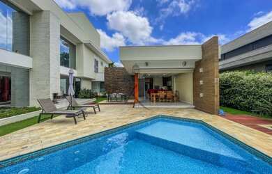 Imagem: A casa em condomínio possui 3 Dormitórios, 5 Banheiros, 5