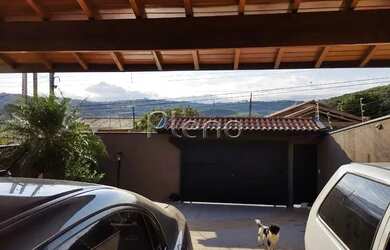 Imagem: A casa possui 2 Dormitórios, 1 Banheiro, 2 Vagas na garagem