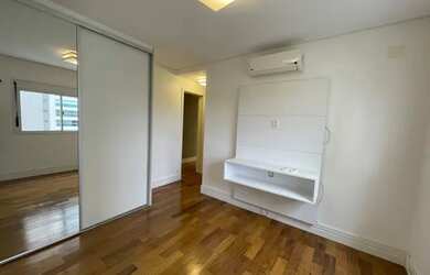 Imagem 7: Maravilhoso Apartamento para aluguel com 266 m2 com 4 suítes, 4 vagas...