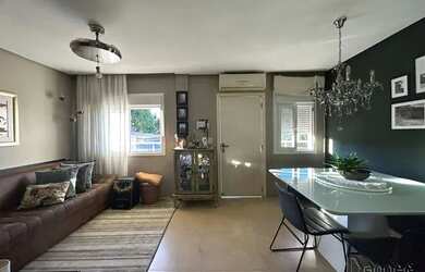 Imagem: A casa possui 3 Dormitórios, 1 Banheiro, 1 Vaga na garagem