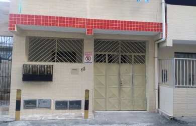 Imagem: A casa possui 2 Dormitórios, 1 Banheiro e está localizado