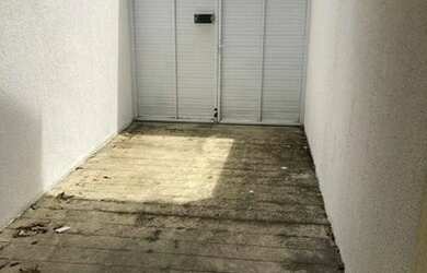 Imagem: A casa possui 2 Dormitórios, 1 Banheiro, 1 Vaga na garagem