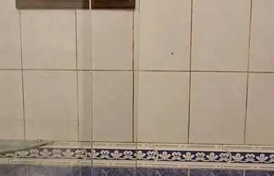 Imagem: A casa possui 2 Dormitórios, 1 Banheiro, 2 Vagas na garagem