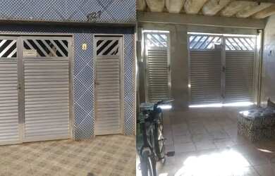 Imagem: A casa possui 2 Dormitórios, 2 Banheiros, 2 Vagas na garagem