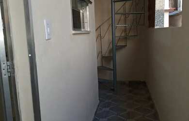 Imagem: A casa possui 2 Dormitórios e 2 Banheiros e está localizado