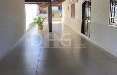 Imagem: A casa possui 5 Dormitórios, 5 Banheiros, 5 Vagas na garagem