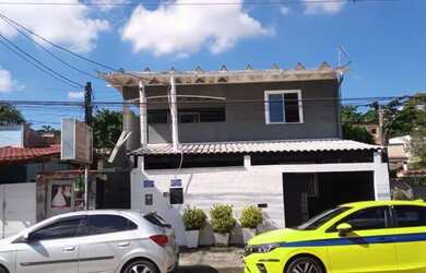 Imagem: A casa possui 3 Dormitórios, 3 Banheiros, 1 Vaga na garagem