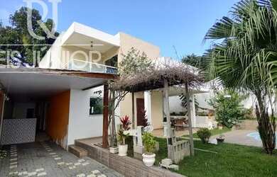 Imagem: A casa em condomínio possui 4 Dormitórios, 4 Banheiros, 4