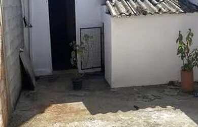 Imagem: A casa possui 2 Dormitórios, 1 Banheiro, 80m² de Área e