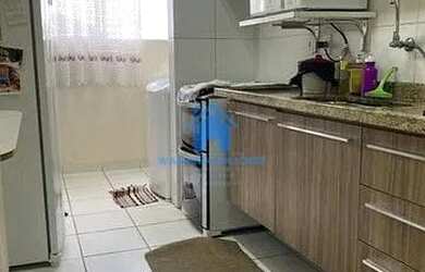 Imagem: O apartamento possui 2 Dormitórios, 1 Banheiro, 1 Vaga na garagem