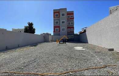 Imagem: O apartamento possui 3 Dormitórios, 1 Banheiro, 1 Vaga na garagem