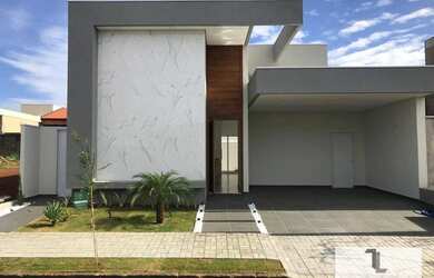 Imagem: A casa em condomínio possui 3 Dormitórios, 3 Banheiros, 2