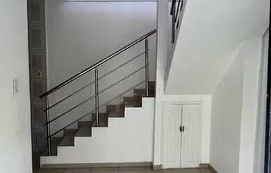 Imagem: A casa possui 3 Dormitórios, 2 Banheiros, 110m² de Área e