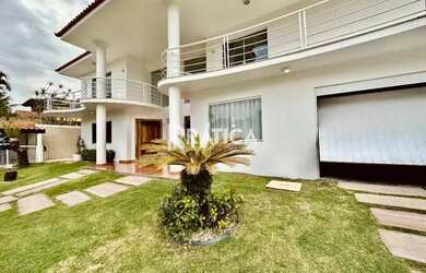 Imagem: A casa em condomínio possui 5 Dormitórios, 5 Banheiros, 2