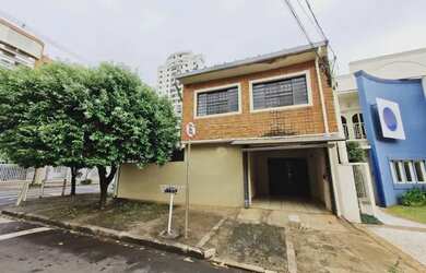 Imagem: A casa possui 3 Dormitórios, 3 Banheiros, 1 Vaga na garagem