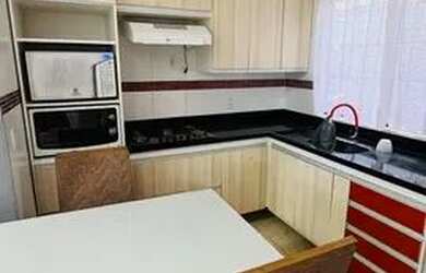 Imagem: A casa possui 2 Dormitórios, 1 Banheiro, 2 Vagas na garagem