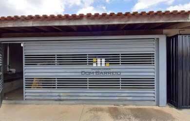 Imagem: A casa possui 2 Dormitórios, 1 Banheiro, 2 Vagas na garagem