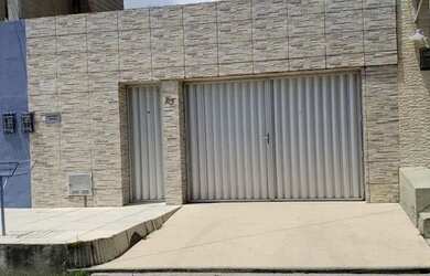 Imagem: A casa possui 2 Dormitórios, 2 Banheiros, 1 Vaga na garagem